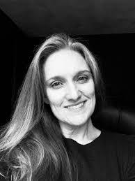 Lisa Bascom's Instagram, Twitter & Facebook