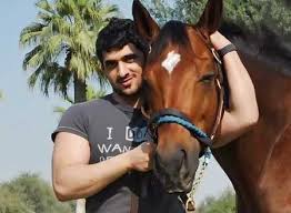 إنا لله وإنا إليه راجعون. ÙÙŠØ¯ÙŠÙˆ Ù†Ø§Ø¯Ø± Ù„Ù„Ø±Ø§Ø­Ù„ Ø§Ù„Ø´ÙŠØ® Ø±Ø§Ø´Ø¯ Ø¨Ù† Ù…Ø­Ù…Ø¯ Ø¢Ù„ Ù…ÙƒØªÙˆÙ… ÙˆÙ‡Ùˆ Ø·ÙÙ„ ØµØºÙŠØ± Ø´Ø§Ù‡Ø¯