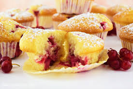 Als backzutat in sommerlichen kuchen und torten ist besonders die rote sorte beliebt, denn die säure der kleinen. Johannisbeer Joghurt Muffins Schnell Gemacht Backmaedchen 1967
