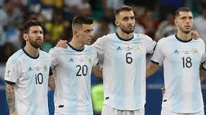 El jugador del betis el mediocampista argentino felicitó a santiago naveda, quien debutó con el primer equipo y cuyo ídolo. Argentina Vs Colombia Guido Messi Error En La Transmision Muestra A Guido Rodriguez Con Otro Nombre Marca Claro Mexico