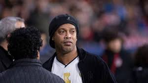 Ronaldinho is in trouble with the law once again, and this time it's serious. Ronaldinho Mutter Des Ex Weltfussballers Bangt Wegen Corona Um Ihr Leben