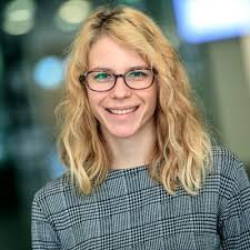 Fidesz narrowly lost the 2002 elections to the hungarian socialist party, garnering 41.07% to the socialists' 42.05%.fidesz had 169 members of the hungarian national assembly, out of a total of 386. Suzana Varga Vargasuzana Twitter