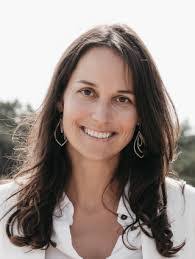 Karen Van's Instagram, Twitter & Facebook