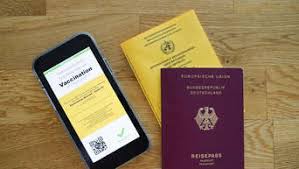 Der begriff impfpass aus unserem titel ist eigentlich nicht ganz korrekt, denn neben dem impfstatus soll das dokument auch testergebnise anzeigen oder den nachweis, dass jemand als genesen zählt. Corona In Bayern Landkreis Fuhrt Als Erste Region Deutschlands Digitalen Impfpass Ein Still Und Heimlich Ebersberg