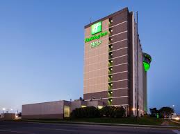It is the seat of drake univ., the college of osteopathic medicine and surgery, and grand view college, among other educational institutions. Des Moines Hotels Near Iowa Events Center Holiday Inn Des Moines Dtwn Mercy Area