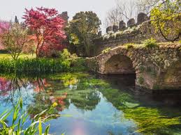 Green pass obbligatorio dal 5 agosto con una dose di vaccino per tutti i cittadini che hanno più di 12 anni nei ristoranti al chiuso, e nei locali dove si consuma al tavolo, per assistere agli spettacoli al. Italy S Lazio Region Around Rome Lures Tourists With Free Extra Nights