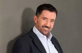 Για να είσαι πάντα μπροστά, ακολούθησε τον κόσμο του fthis.gr: Spyros Papadopoylos Me Thn Apistia Se Mia Sxesh To Ais8hma Epistrefei Pio Zesto Kai Zwntano Zinapost Gr