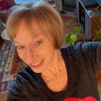 Edna Matheis's Instagram, Twitter & Facebook