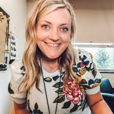 Danielle Schultz's Instagram, Twitter & Facebook