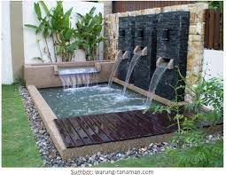 Selain desain taman anda juga dapat menambahkan kolam ikan di halaman depan rumah sehingga menambah asri suasana dari gemericik air kolam. Kolam Ikan Minimalis Halaman Rumah Kolam Ikan Koi Kolam Ikan Taman Air