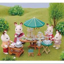 1 description 2 figures 3 accessories 4 gallery make the summer weather with this sweet garden set. Sylvanian Families Garden Shop Clothing Shoes Online