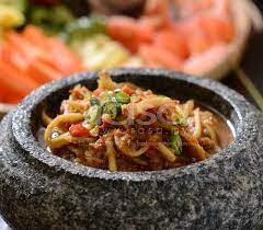 Sambal mangga merupakan sambal yang mempunyai cita rasa khas, terutama rasa segar sambal mangga (untuk 4 porsi). Resepi Sambal Mangga Brunei