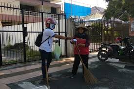 / ikan sapu sapu ini bisa hidup dalam akuarium bersama dengan hampir semua jenis ikan lainnya baik ikan berukuran kecil atau besar. Morning News Cara Melamar Kerja Tukang Sapu Jalanan Kamar Ide Kang Adit Jasa Mereka Yang Sering Terlupakan Di Sini Kamu Bisa Mempelajari Cara Mengirim Lamaran Lewat Email Ke Perusahaan Atau Instansi
