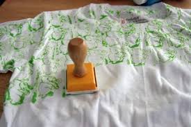 Use Vinegar To Set Ordinary Acrylic Paints Onto Fabric Fabric Stamping How To Dye Fabric Fabric Crafts