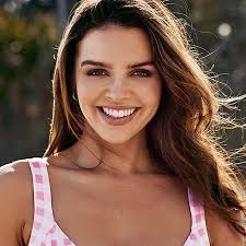 Alexa Walter's Instagram, Twitter & Facebook