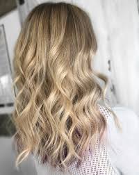 Toupiere deine haare leicht an und fixiere das ganze mit viel haarspray. Diese 4 Haarschnitte Sind Bei Super Feinem Haar Gefragt The Treatment Files De