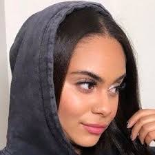 Angelica Rich's Instagram, Twitter & Facebook