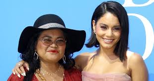 Vanessa's father is greg hudgens. Vanessa Hudgens S Mother Gina Guangco Younger Sister
