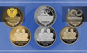 Banca nationala a romaniei lanseaza luni in circuitul numismatic un set de trei monede din aur, argint si tombac cuprat si o moneda din alama, pentru colectionare, dedicate implinirii a 100 de ani de la unirea basarabiei cu romania, informeaza banca centrala. Emisiune NumismaticÄ DedicatÄ Implinirii A 100 De Ani De La Marea Unire De La 1 Decembrie 1918 Ceccar Business Magazine