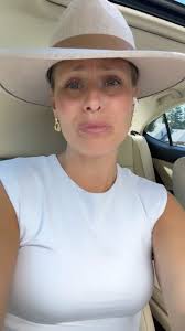 Nicole Crosby (@nicolecrosby) • Instagram photos and videos