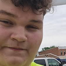 Anyone know what this means?? It doesn't let me join but if I close the  game and launch it again it'll let me join