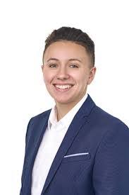 Chris Elwell's Instagram, Twitter & Facebook