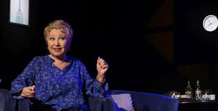 Mihaela rodica popescu bitănescu (romanian pronunciation: Rodica Popescu BitÄƒnescu JignitÄƒ Pentru CÄƒ Are 82 De Ani Ce ReplicÄƒ GenialÄƒ I A Dat Unui TanÄƒr Impact