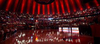 The arena hosts games for the illinois fighting illini men's basketball and women's basketball teams. University Of Illinois Football Men S Basketball Games Move To Wls Am 890 Chicago S News And Talk Station This Fall Learfield Img College
