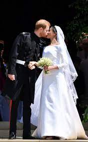 Il matrimonio reale di harry e meghan, commentato da luciano regolo, condirettore di famiglia cristiana. Harry E Meghan Markle A Nozze Le Foto Del Bacio E La Carrozza
