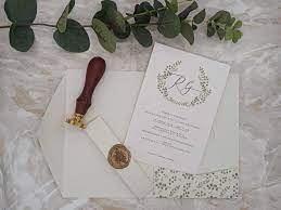 L'invito di matrimonio serve per invitare a partecipare al ricevimento che si terrà dopo la cerimonia, per questo differisce dalla partecipazione. Come Scrivere Correttamente Le Partecipazioni Matrimonio Lecartasie