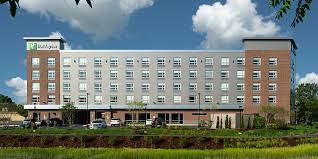 Purple rose theatre is the closest landmark to comfort inn chelsea. Hotels In Chelsea Ma Near Boston Logan Airport Holiday Inn Boston Logan Airport Chelsea
