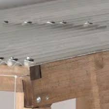 Une Couverture De Pergola Avec Des Plaques Transparentes Couverture De Pergola Pergola Pergola Couverte