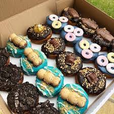 20 Box Of Mini Doughnuts For Lauraaagiles And The Girls At Uniofreading The Hungry Hippos Are Becoming Quite The Mini Doughnuts Bakery Desserts Tasty Bakery