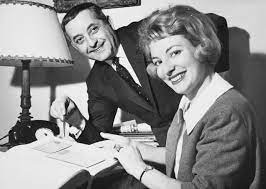 Des paparazzis m'ont même photographiée avec jacques quatre jours avant la naissance de notre première fille. Jacqueline Caurat Mes Petits Enfants Sont Mon Rayon De Soleil France Dimanche