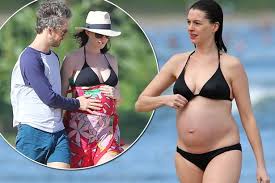 Anne hathaway (born november 12, 1982) is an american actress who has had two roles on the simpsons. Anne Hathaway S Husband Tenderly Touches Her Baby Bump During Walk On The Beach After Confirming Pregnancy Mirror Online