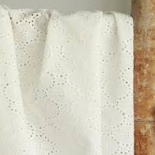 Epingle Par Un Chat Sur Un Fil Sur Nos Tissus Tissu Broderie Anglaise Broderie Anglaise Broderie Anglaise Fabric Mon chat a sauvé mon fils d'un chien 2:21. pinterest