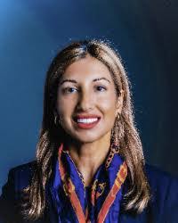 Lisa Pinkney's Instagram, Twitter & Facebook