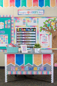 Calm And Colorful Classroom Decor Make Lovely Displays With A Whole Spectrum Of Colors Elementary Classroom Decor Classroom Themes Kindergarten Classroom Decor