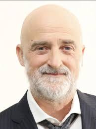 The Golden Boat (1990)