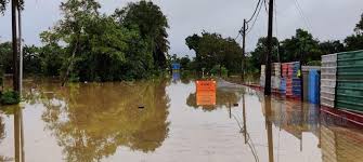 Menurut laporan publicinfobanjir.water.gov.my setakat 12 tengah hari ini, paras air sungai itu mencatat bacaan 33.98. Banjir Lebih 8 000 Orang Dipindahkan Di Pahang