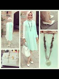 Mint yeşili, zümrüt yeşili, su yeşili, kına yeşili derken uzayıp giden tonlarıyla yeşil, gardıroplarımızda baskın olan renklerden biridir. Su Yesili Kombin