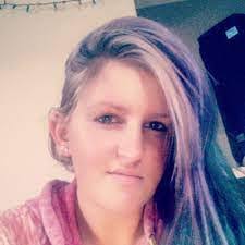 Betsy Branham's Instagram, Twitter & Facebook