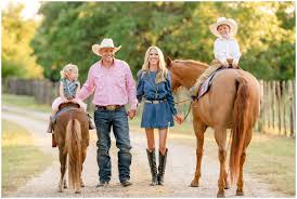 The Walter Family At Their Ranch In Weatherford Texas Cowboy Family Pictures Country Family Photos Western Family Photos