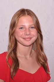 Sarah Keesling's Instagram, Twitter & Facebook