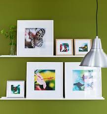 Ribba Bilderleiste Weiss 9 99 Artikelnummer 501 525 95 Mit Einer Bilderleiste Lassen Sich Lieblingsmotive Ikea Picture Ledge Ikea Pictures Ribba Picture Ledge