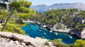 Vous voulez vendre votre villa, je suis à votre écoute. Sur La Cote D Azur Une Villa A Vendre Entre 300 Millions Et 1 Milliard D Euros