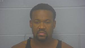 Pokin Around: Plaza Shopping Center has look of decline, but tenants say  worst is behind them