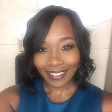 I came across Sarah Bowman Portraits profile and was impressed by her work  with creative artist imagery she captured. The fantasy photos she captures  ate my favorite. She captures strong and beautiful,