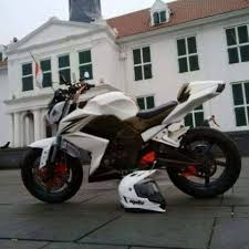 Modifikasi yamaha byson dengan full fairing dapat kita lakukan dengan tenang ketika kita sudah mendapat informasi yang cukup. Yamaha Byson Modifikasi Indonesia