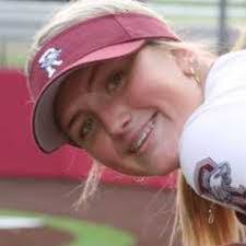 Kaitlyn Gee's Instagram, Twitter & Facebook